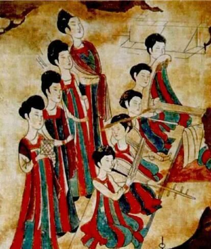 武则天|条纹裙、红配绿、短袖,这种连武则天都喜欢的穿搭,到底什么样?