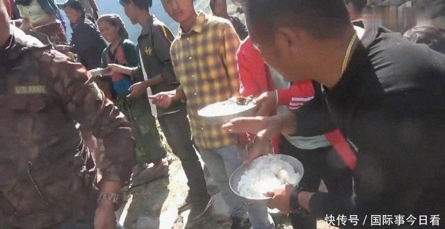 米饭|尼泊尔农村大型酒席,场面壮观,只吃一个菜咖喱羊肉配米饭