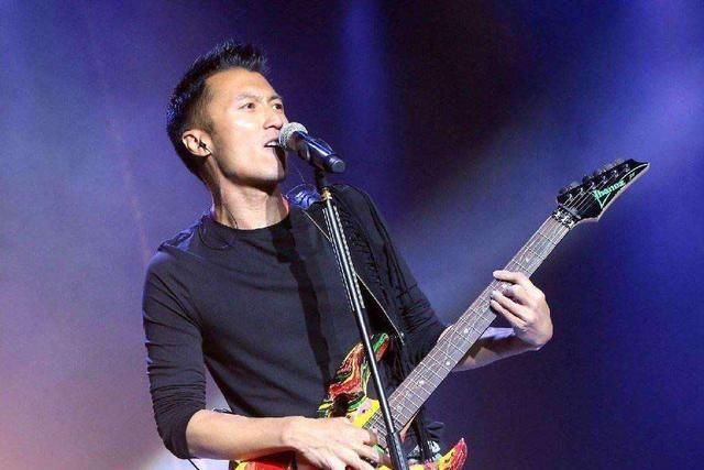  重金|她曾花重金给单眼皮上保险，后来却割了双眼皮，背后原因令人唏嘘