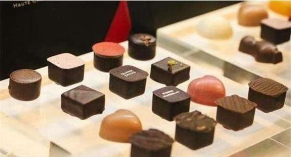 巧克力|康熙皇帝第一次吃巧克力,看了近一千字的说明书,缓缓说出3个字