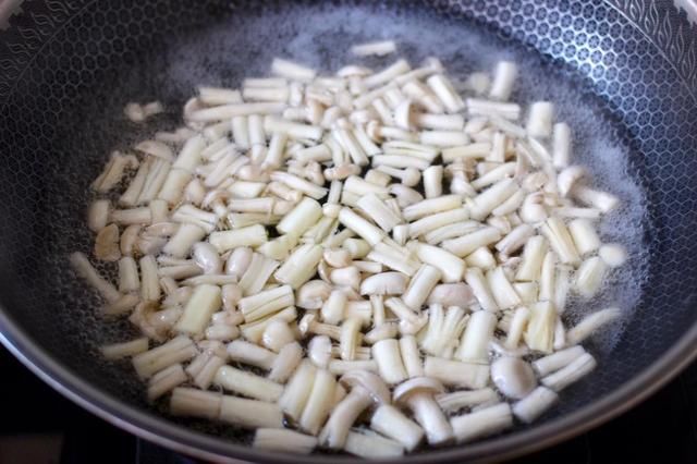 连声|夏天,吃肉不如喝此汤,女儿喝了3碗没解馋,连声说鲜