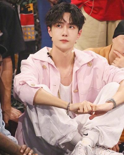  厉害|艺人新媒体指数排名，杨幂第1，黄晓明第6，王一博厉害了