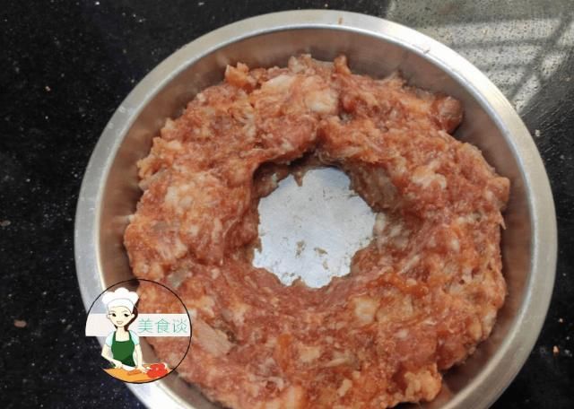  肉菜|秋天要多吃蒸菜，这菜蒸一蒸，10分钟上桌，鲜美极了，简单又营养