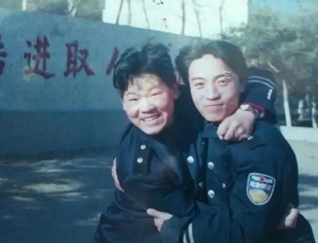  知名|知名导演质疑岳云鹏：没演技不幽默，又老又丑，他能走红纯属侥幸