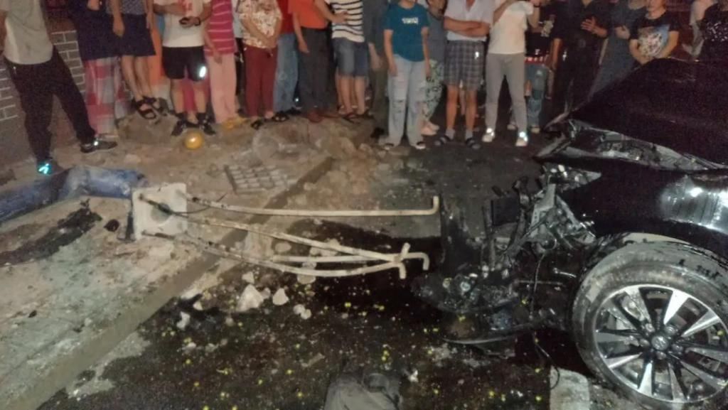  情况|昨晚西林北路的交通事故，情况是这样的