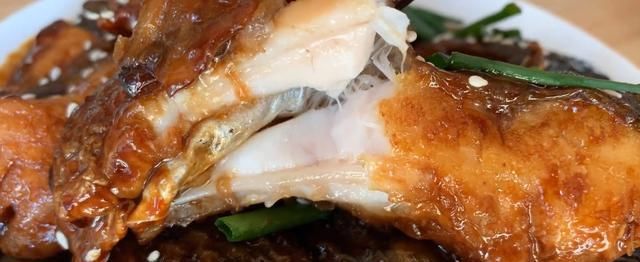 懒人|入秋后要多吃鱼,教你懒人做法,用料简单味道足,出锅连汁都不剩