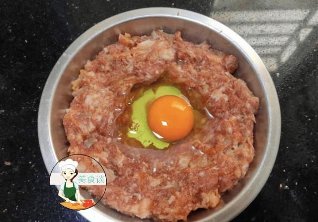  肉菜|秋天要多吃蒸菜，这菜蒸一蒸，10分钟上桌，鲜美极了，简单又营养