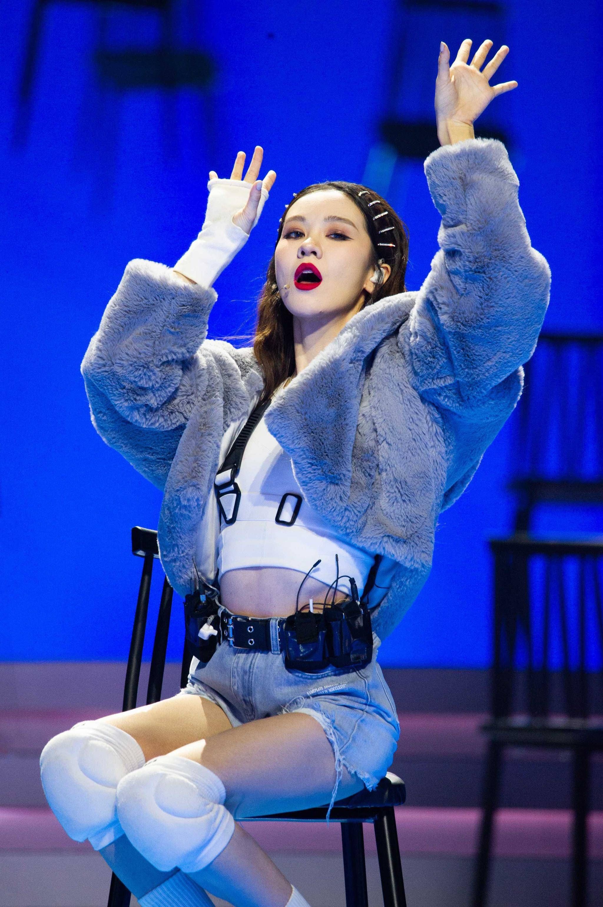  宁静|《浪姐》郁可唯被宁静推当队长 椅子舞引全场尖叫