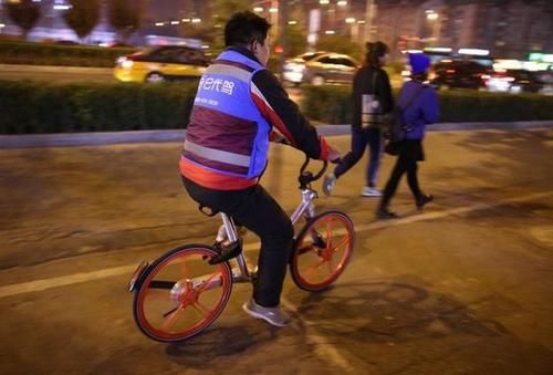 开车|酒后叫代驾却被扣12分，车主无奈：方向盘都没碰，也算酒驾？