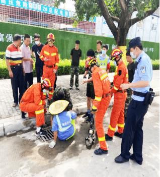  环卫工人|环卫女工被卡下水道“沙井盖”，民警消防员合力救出