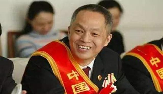  度过|他因一件衣服被判16年，无罪释放时，已经在狱中度过13年