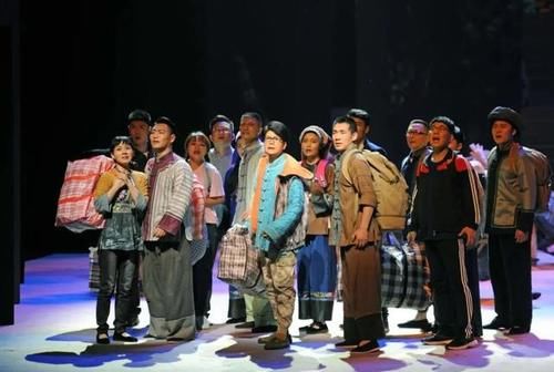 真实|聚齐谷智鑫、凯丽、何炅、万茜等大腕的剧，却没有一个明星光环