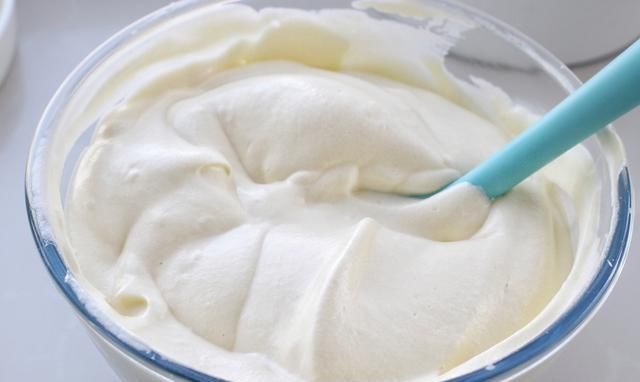  蛋糕|碰一下抖三抖的蛋糕，口感轻盈细腻，配方比例告诉你，一次就成功