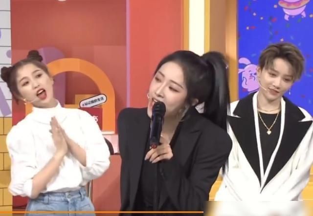  真人|《非日常派对》直播生图，失去四级美颜，THE9真人颜值太显然