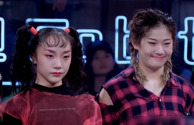  愁容|《街舞》王一博完虐张艺兴，张艺兴满脸愁容，仍强颜欢笑鼓励队员