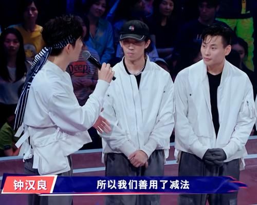  弊大于利|《这就是街舞》水舞台弊大于利，齐舞观赏性大减，三点劣势成硬伤