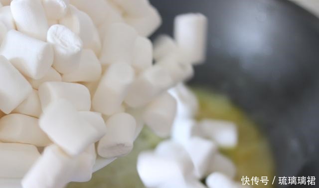 牛轧糖|自制年味糖果,料超足,吃腻了奶香牛轧糖,来试试这个口味吧