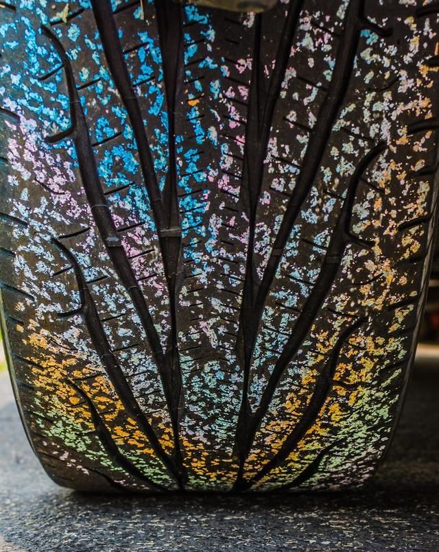  活久|30张“活久未见”的照片：被闪电击中的木头，好像一副国画