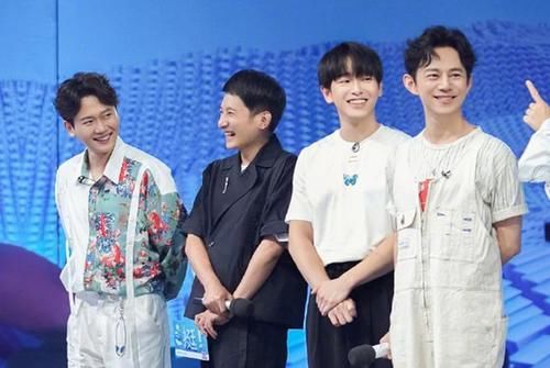 引得|新低之后收视攀升,快本新企划到底有何魅力?引得8家公司竞争!