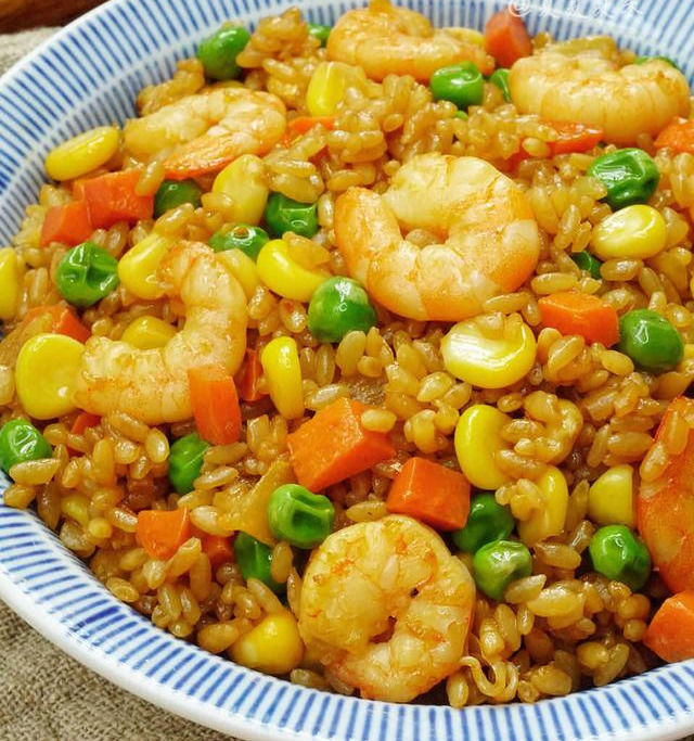 鸡蛋|不足两三道食材，如何做出人人称赞的美味炒饭？