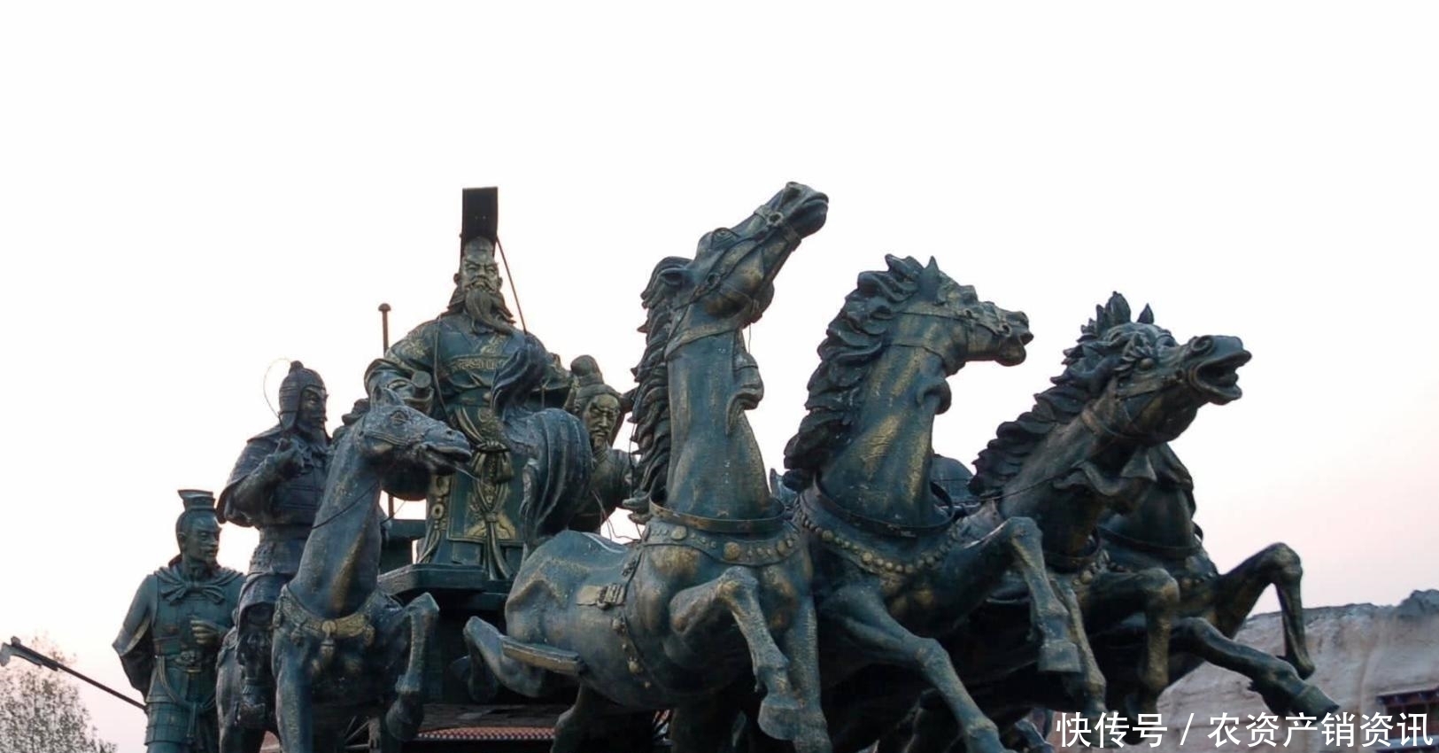 丽丽|世界上最大秦始皇铜像, 煅铜制造, 重6吨, 却在风中华丽丽地倒下