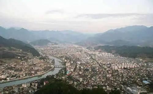  人民法院|将人撞致八级残疾，他却被“免了”20万赔偿款......