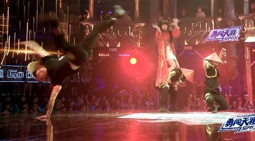  失控|苏恋雅凤凰涅槃，张艺兴表情管理失控，钟汉良好评系统失灵