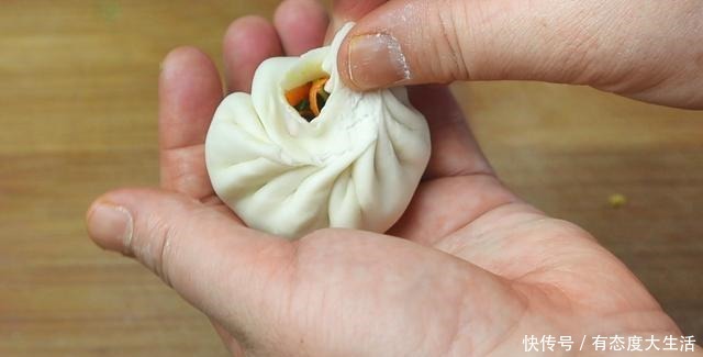 不用|包子这样做不用发面,薄皮大馅,10分钟一锅,爱吃包子的要收藏