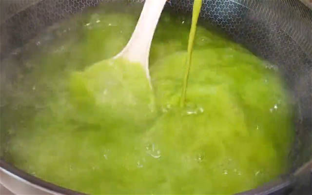 豌豆淀粉|夏天来了,教你黄瓜很清爽的做法,吃起来爽滑又Q弹