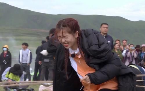  意外|虞书欣翻不过去跟斗引发吐槽，却意外承包了所有笑点