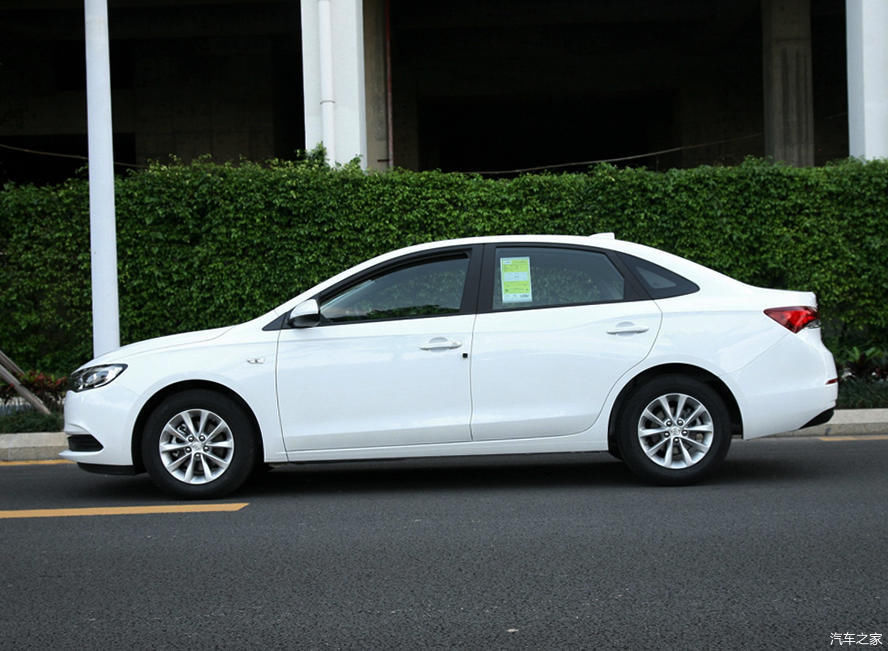  降至|别克英朗从11.99万降至7.79万，性价比到位，还买桑塔纳？