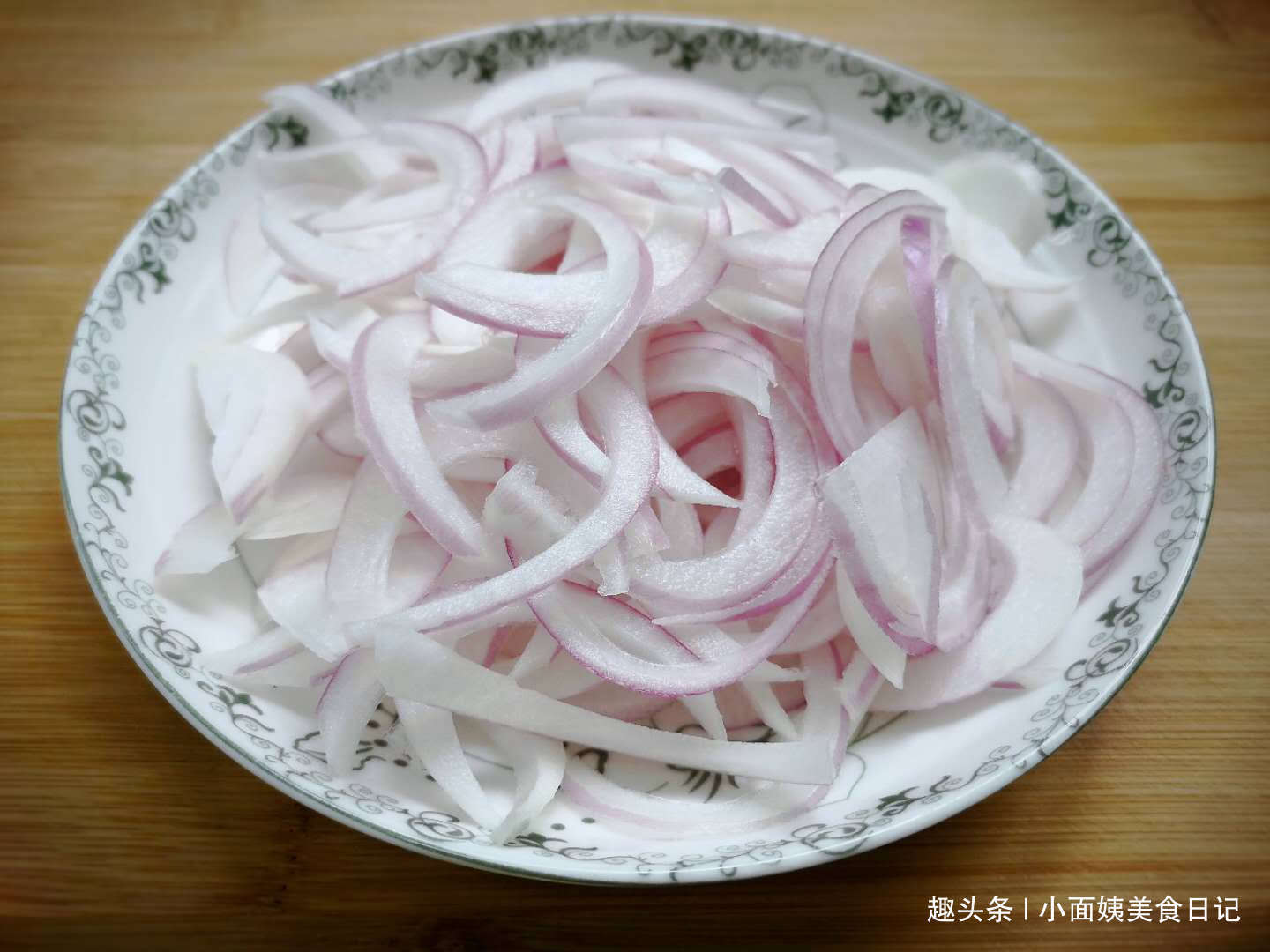 我家|夏天,这道凉拌菜我家隔三差五做吃,清淡爽口,好吃不油腻!