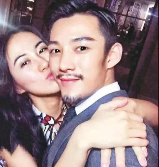  王思聪|为男友跳河、被打到骨折也不分手，王思聪：叶璇这是被下降头了？