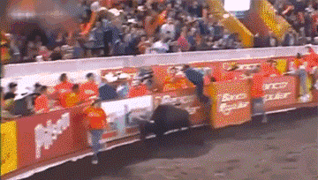 爸爸|搞笑GIF:孩子,都怪你爸爸的脚丫子有毒