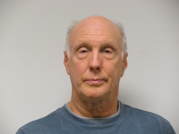 儿童|美68岁男子涉嫌收集男童尿液，面临儿童色情指控，有多次性犯罪史