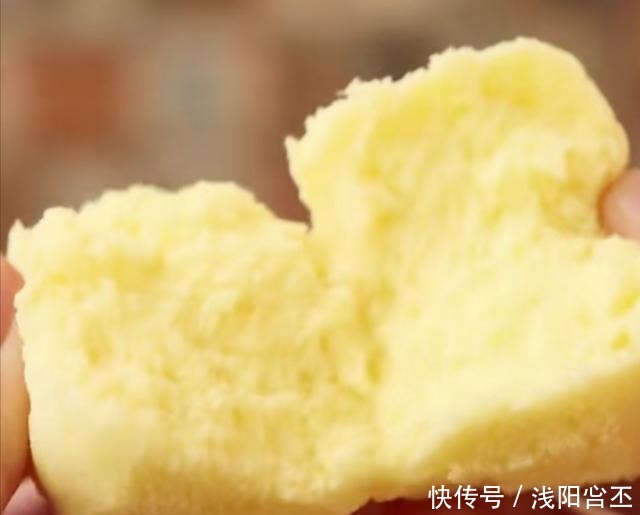 好吃|一个蒸锅搞定的蒸酸奶蛋糕,无需烤箱不回缩,湿润绵密很好吃