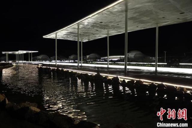  严情怀|腾格里沙漠边缘的摘星小镇