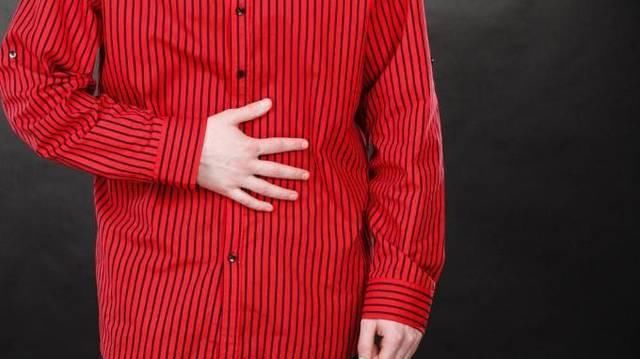  表现|肝癌是酒“泡”出来的？提醒：早起有4个表现，快戒酒，查查肝