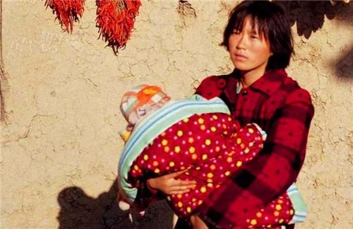 拐卖|16岁少女被拐后，被傻兄弟关窑洞17年，发现时已被折磨到精神失常