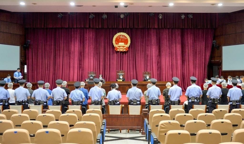  程正武|收“保护费”、放高利贷、插足工程……成都一20人涉黑团伙受审