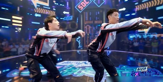  大比分|肖杰三人组大比分获胜，主题有点偏离，王一博表情变化戳中笑点