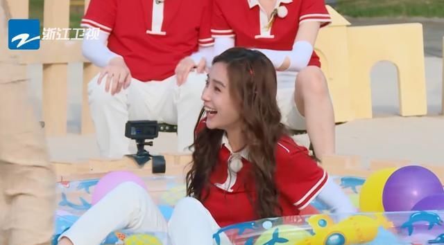  缺乏|张大大这么想赢？游戏环节欺负宋祖儿，跟导演发牢骚缺乏绅士风度