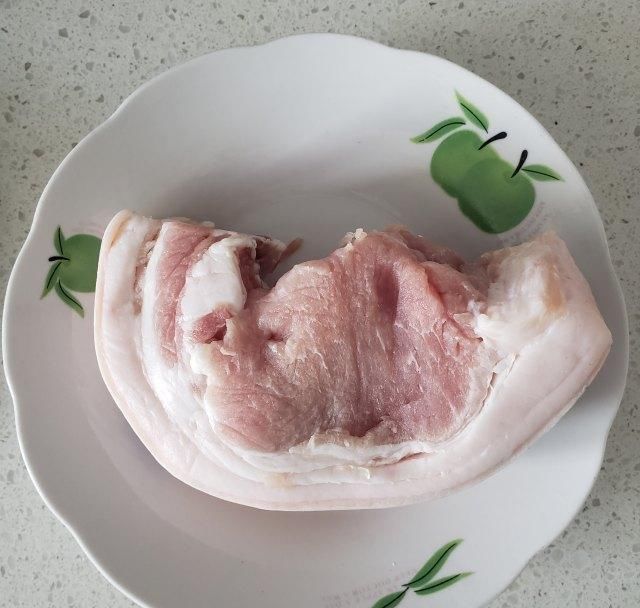 简单|五花肉炖白菜，既简单又美味