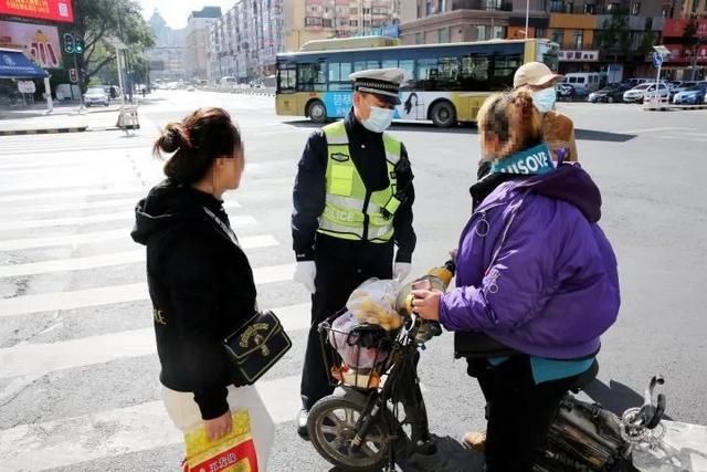 出行|假期出行注意！哈尔滨多名骑单车市民和行人被罚了