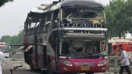  爆炸|突发！一客车在路中爆炸！刚刚通报来了