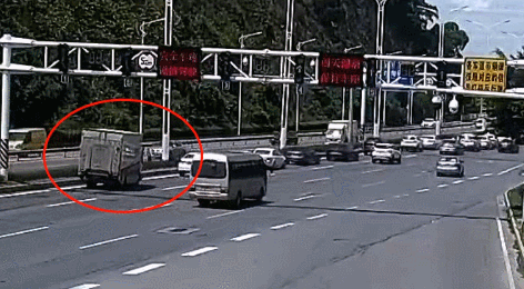  瞬间|女司机珠海大桥遇惊魂！大车飞车侧翻被压瞬间，她做这件事捡回一命！