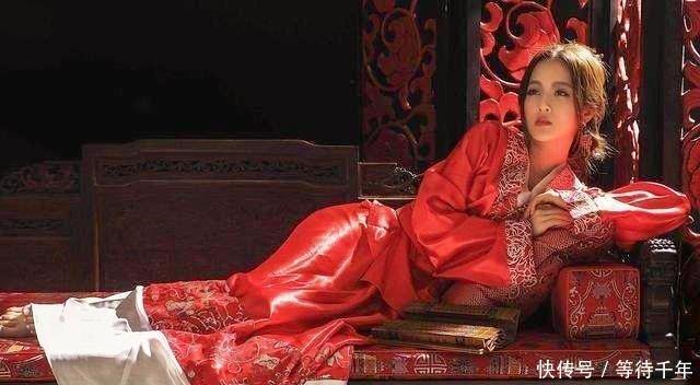 可怜|三国可怜的两位女子,她被曹丕占为己有后赐死,她被曹操幽闭而死!