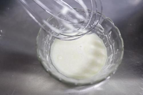  小吃|用1个鸡蛋半碗面，做2人美味早餐小吃，酥香软嫩的华夫饼并不难