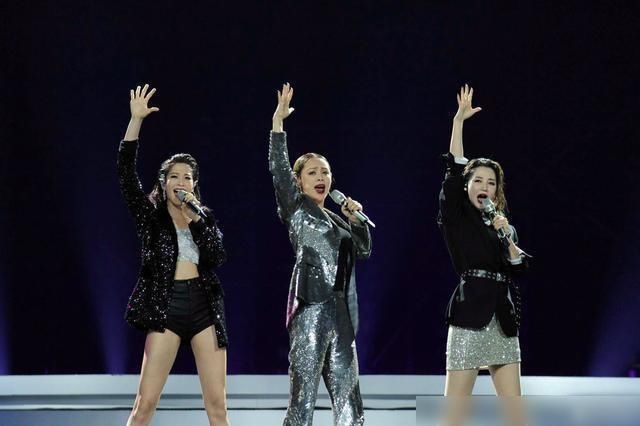  阵容|《浪姐》成团夜嘉宾阵容引争议，“无价之姐”尘埃落定却成笑话