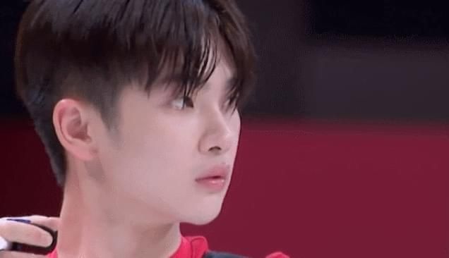  周震南|周震南告诉于小彤“我已经进化”，当看到他的结果后，小彤坐地上了